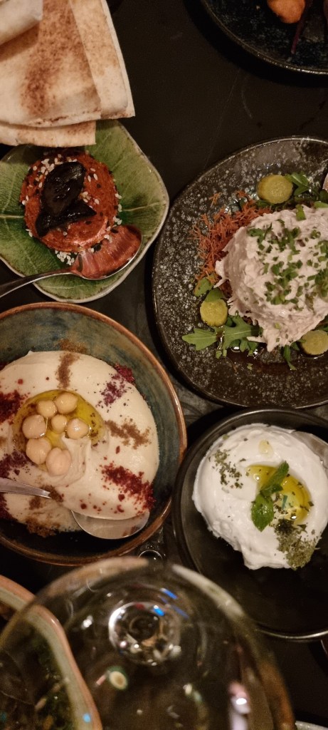 Hummus, Labne, Trator Djej, Mahara Bel Jouz.